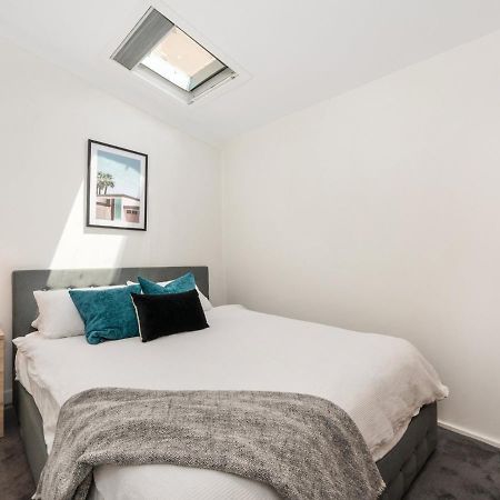 Villa Walk To The Mcg & Aami Park - Free Late Checkout - Great Location & Backyard Melbourne Esterno foto