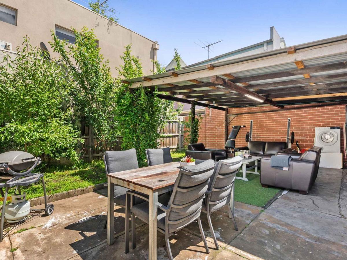 Villa Walk To The Mcg & Aami Park - Free Late Checkout - Great Location & Backyard Melbourne Esterno foto
