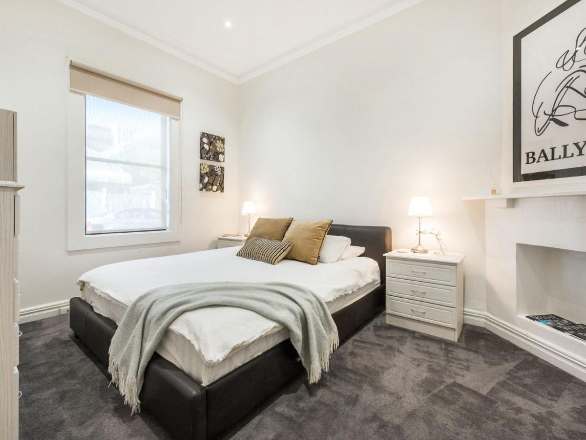 Villa Walk To The Mcg & Aami Park - Free Late Checkout - Great Location & Backyard Melbourne Esterno foto