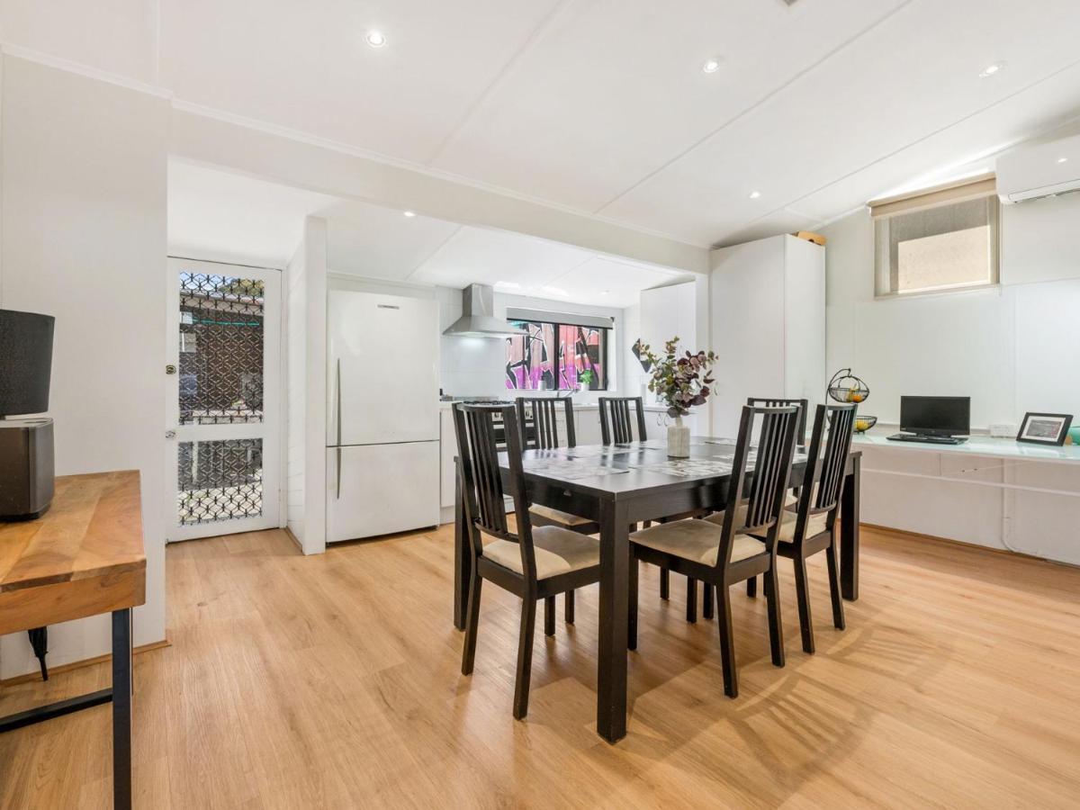 Villa Walk To The Mcg & Aami Park - Free Late Checkout - Great Location & Backyard Melbourne Esterno foto